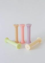 Load image into Gallery viewer, NATA- Doris Candle (purple)
