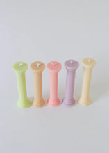 Load image into Gallery viewer, NATA- Doris Candle (purple)
