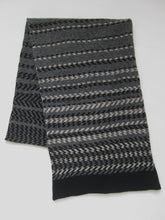 Load image into Gallery viewer, Ebb Wool Scarf - Cliffe
