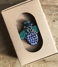 Load image into Gallery viewer, Royal bee green Pin
